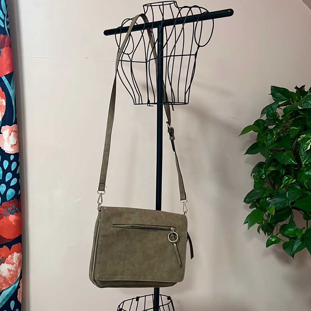 Cross body bag.